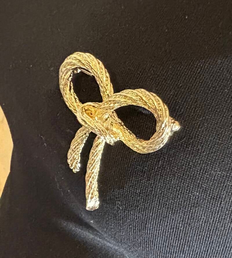 Broche noeud